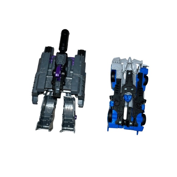 Transformers megatron and One movie Iacon Race car lot - Picture 4 of 4